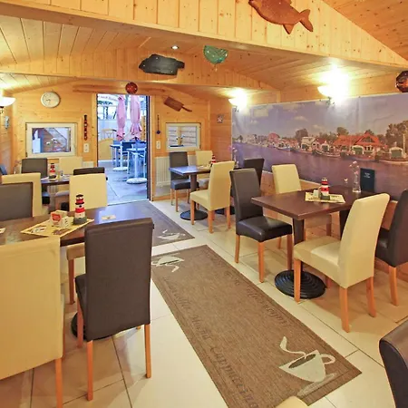 Cozy In Greifswald-wieck With Wifi וויק